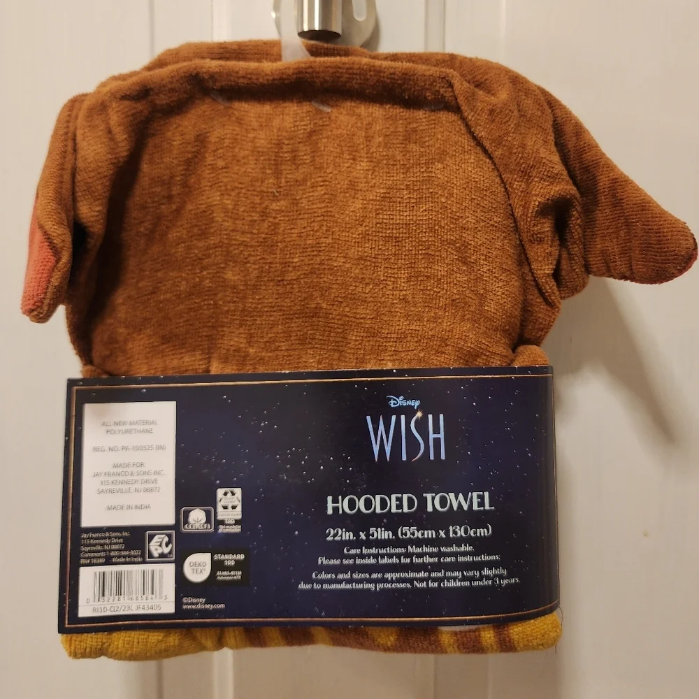NWT Disney Wish Valentino Hooded Towel For Kids For Bath Or Beach